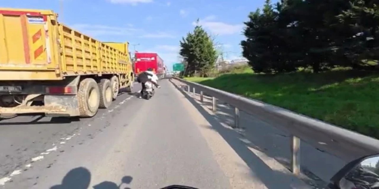 İstanbul'da Motosiklet Sürücüsü Arkadan Oturan Kadının Saçını Çekince Ölümden Döndüler