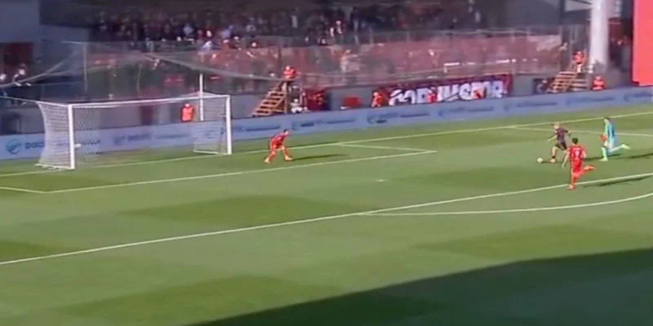 Trendyol 1. Lig'de Olay Pozisyon: Hamza Akman Boş Kaleye Golü Atamadı