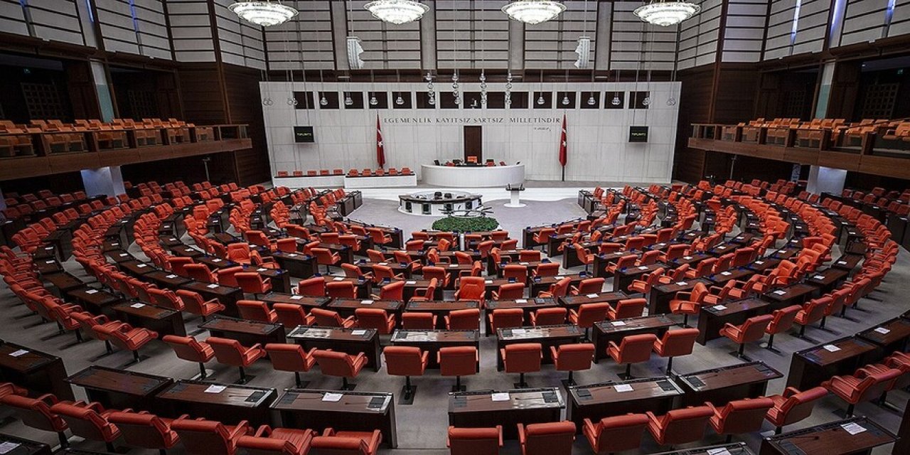 TBMM'de, Sosyal Medyaya Ve Doğum İznine Yönelik Düzenlemeleri de İçeren Kanun Teklifinin Görüşmelerine Devam Edilecek