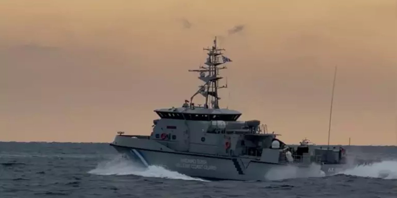 Çanakkale Açıklarında Hareketli Anlar! Yunan Botu, Türk Teknesini Taciz Etti