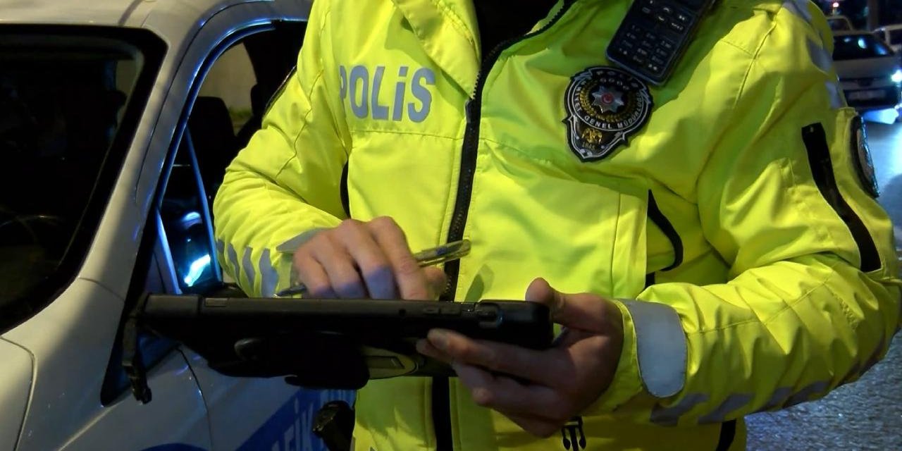 Polisin 'Dur' İhtarına Uymayan Sürücüye 245 Bin Lira Ceza