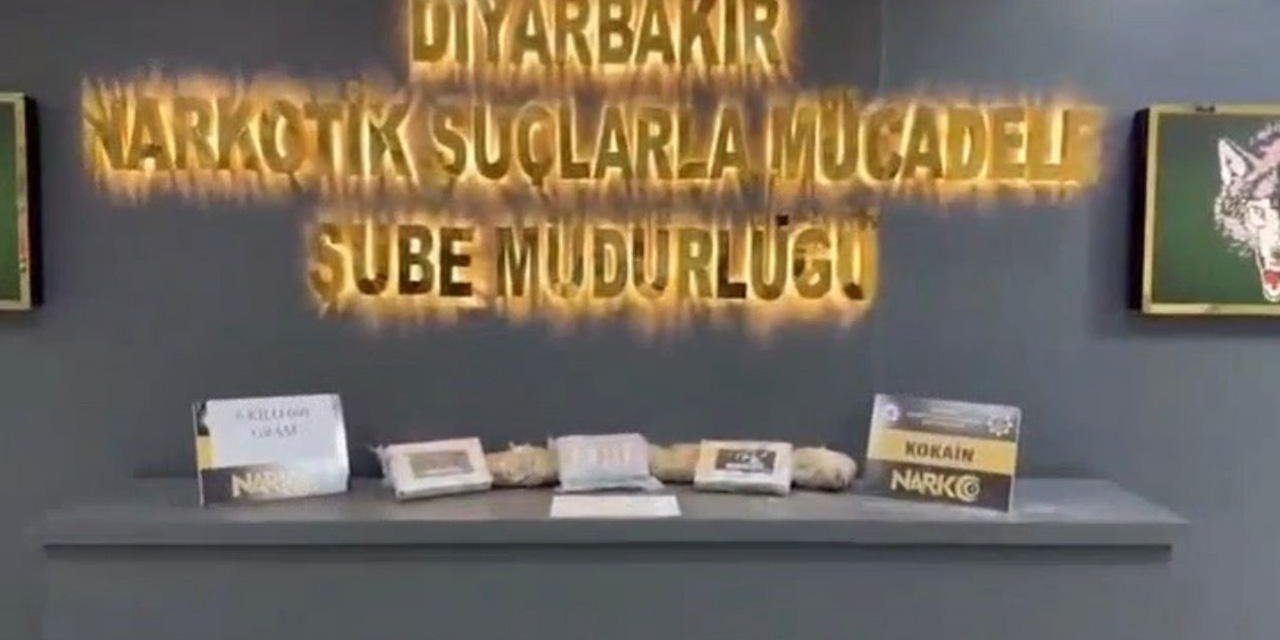 Araçta Gizli Bölmelerden Uyuşturucu Çıktı