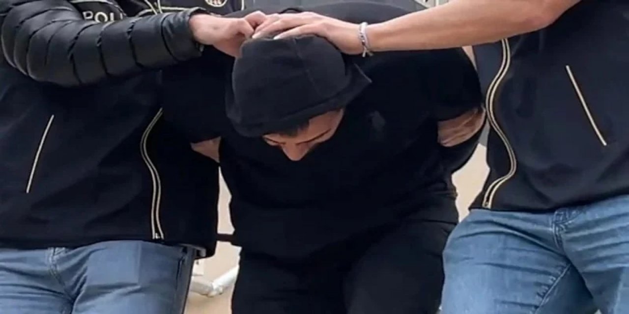 İstanbul'da Silahla Tehdit Ettiği Çiftin Otomobilini Gasbetti: Tutuklandı