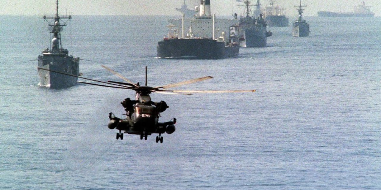 Abluka Öncesi Hürmüz'de Trafik Durdu! Uzmanlardan Petrol İçin 150 Dolar Uyarısı