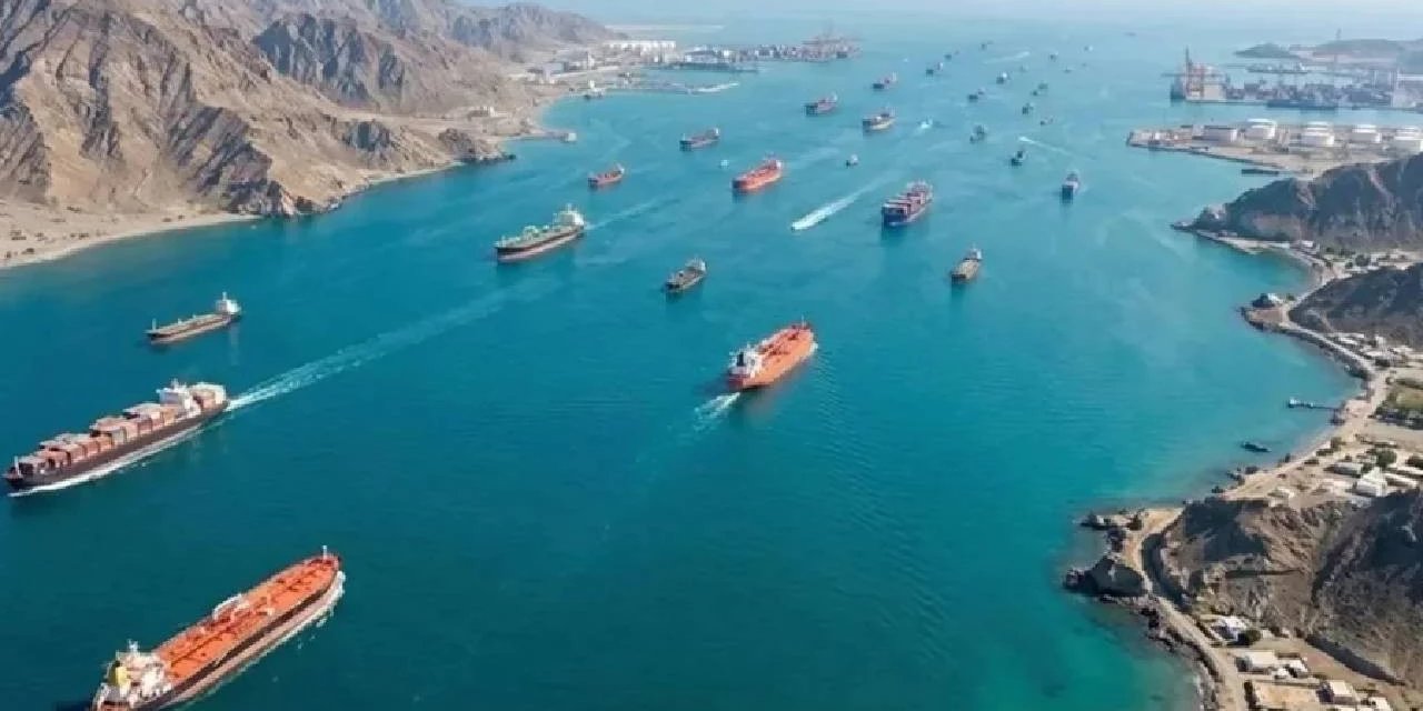 İran'dan Hürmüz Boğazı'nı Ablukaya İlişkin "Diğer Kartlarımızı Ortaya Koyarız" Açıklaması