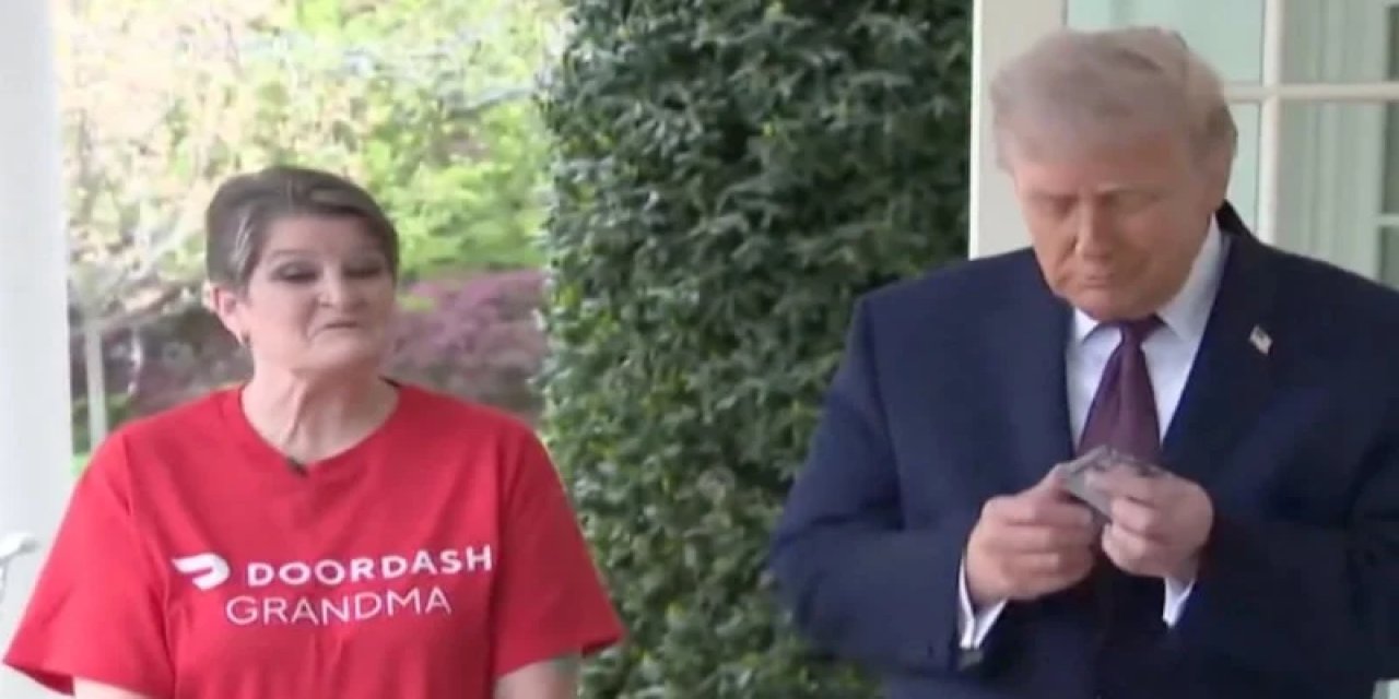 Donald Trump Hamburger Sipariş Etmeye Devam Ediyor: 100 Dolar Bahşiş Verdi