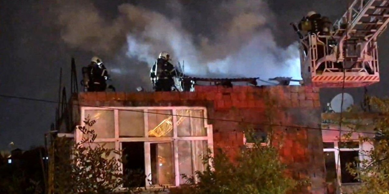 Çayırova'da Çatı Yangını