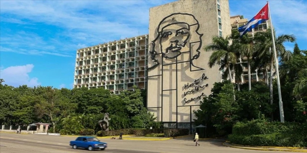 ABD Basını: "Küba'ya Askeri Müdahale Planı Hızlandı"