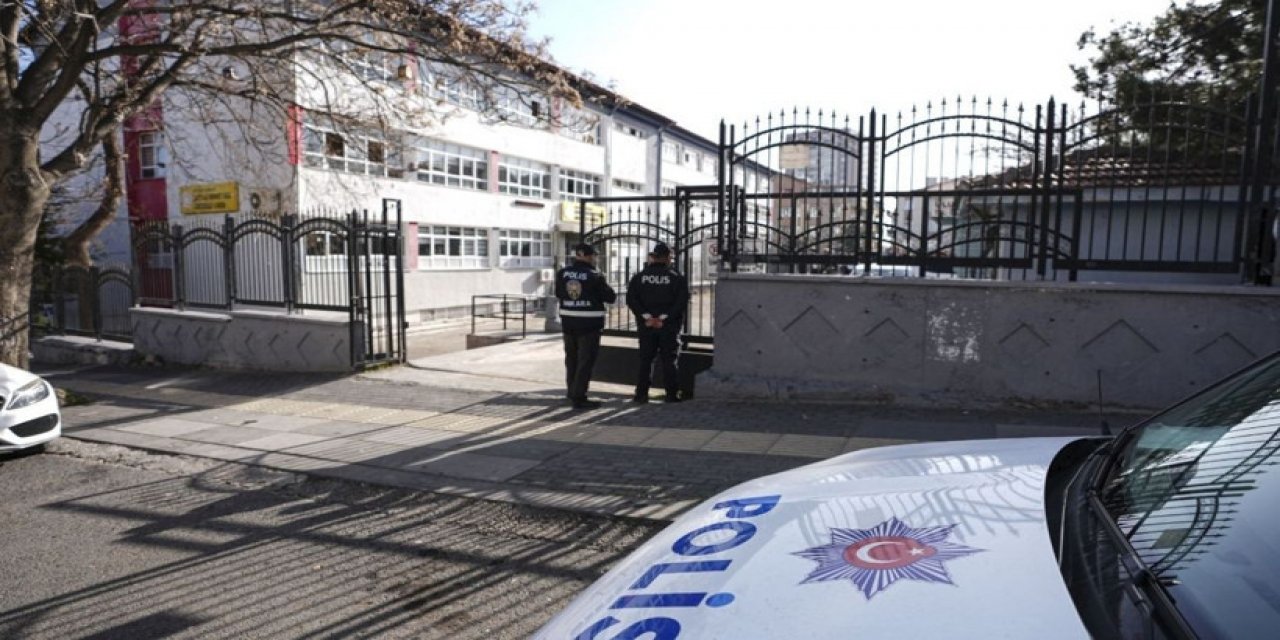 Okullara Silahlı Saldırılar! Türkiye Genelinde Güvenlik Önlemleri Artırıldı: Her Okulda 2 Polis Duracak