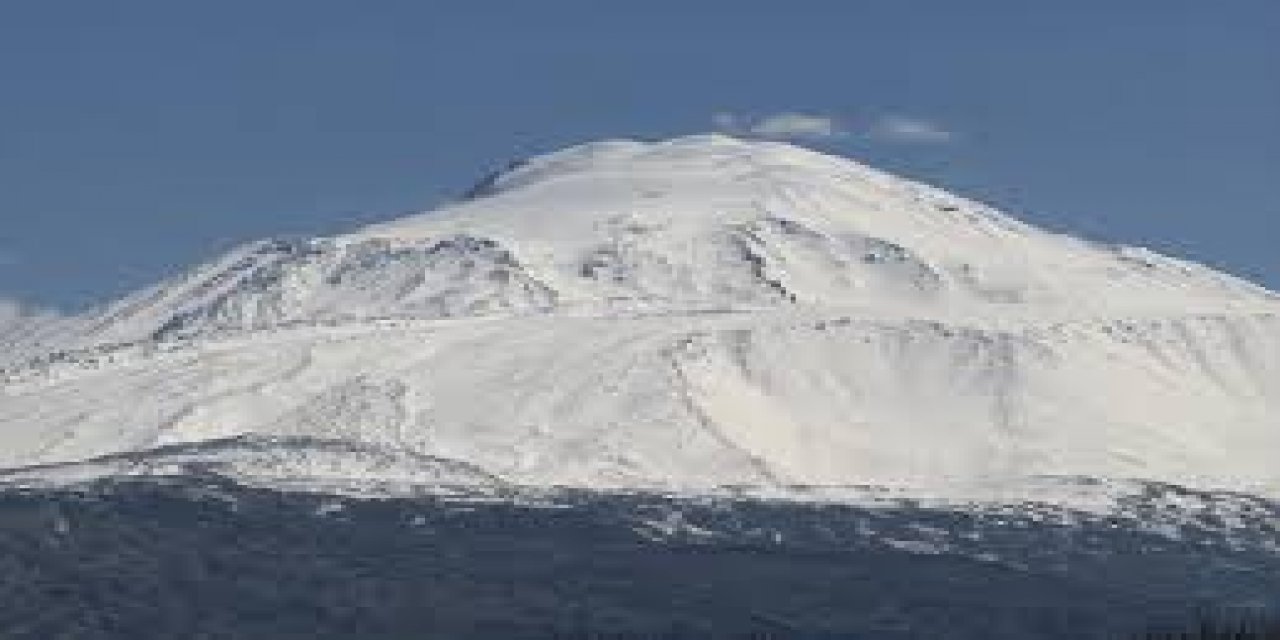 Ağrı Dağı Yeniden Beyaza Büründü