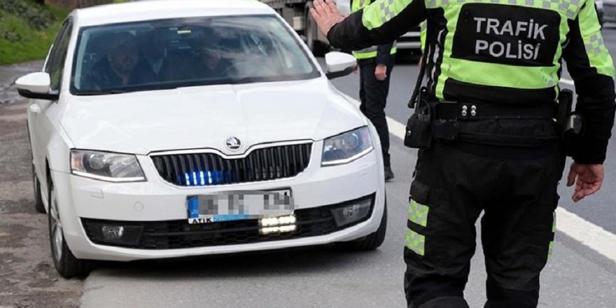 İstanbul'da ilk gün bilançosu: Çakarlı araçlara 126 bin 252 lira para cezası kesildi