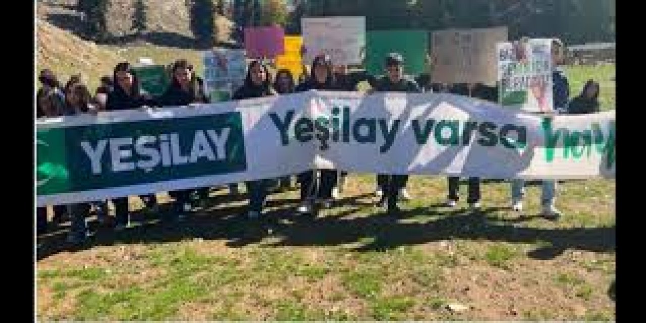 Osmaniye'de Yeşilay Gönüllüleri, Şehit Aileleri Ve Öğrencilerle Çevre Temizliği Yaptı