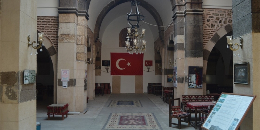 Selçuklu'nun 'Pars' Armalı Kervansarayı: Taşhan