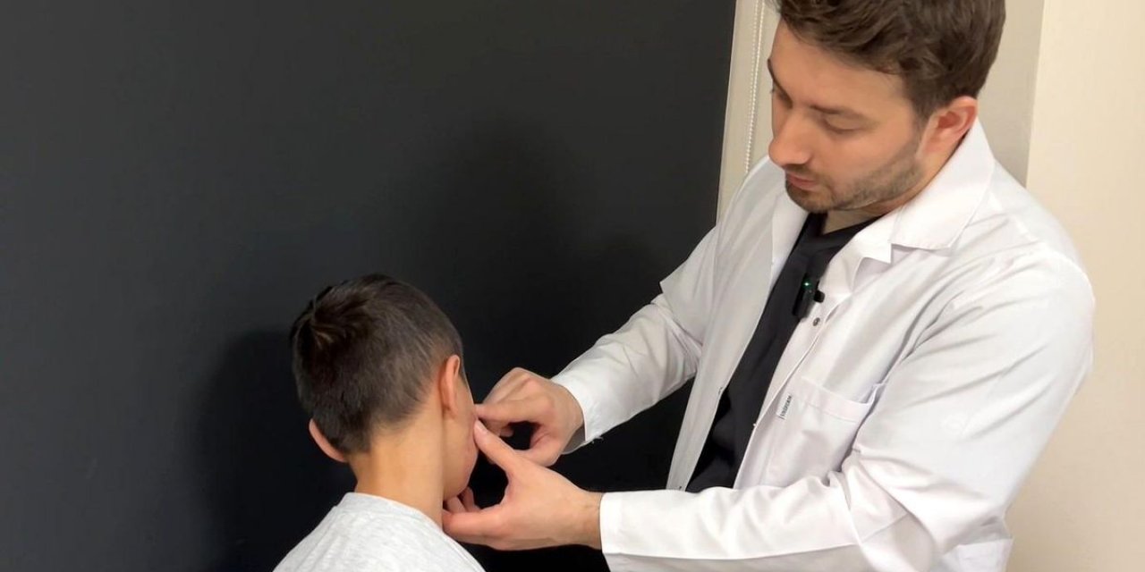 Muş'ta 10 Yaşındaki Çocuğa Mikrocerrahi Operasyon