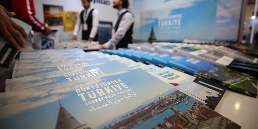 'Gökyüzünden Türkiye' 3 Dilde İstanbul Kitap Fuarı'nda