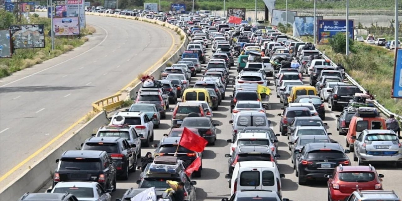 Lübnan'da Ateşkes: İsrail Saldırılarında Yerinden Edilenler Evlerine Dönmeye Başladı