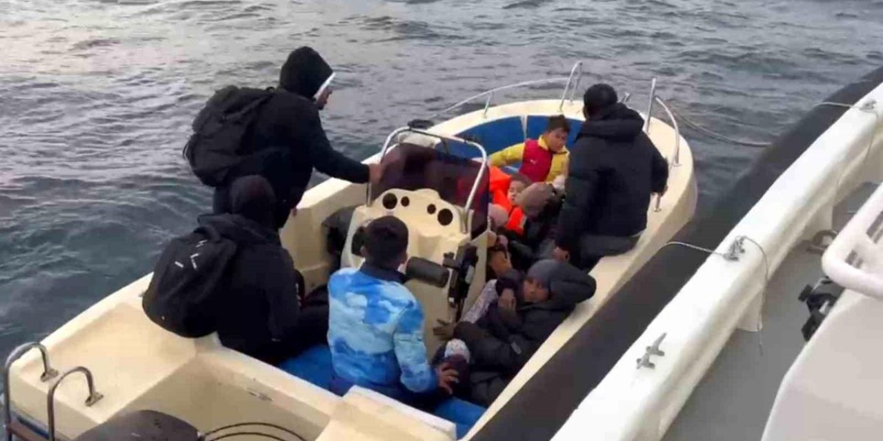 Çanakkale'de 13 Kaçak Göçmen ve 2 Organizatör Yakalandı
