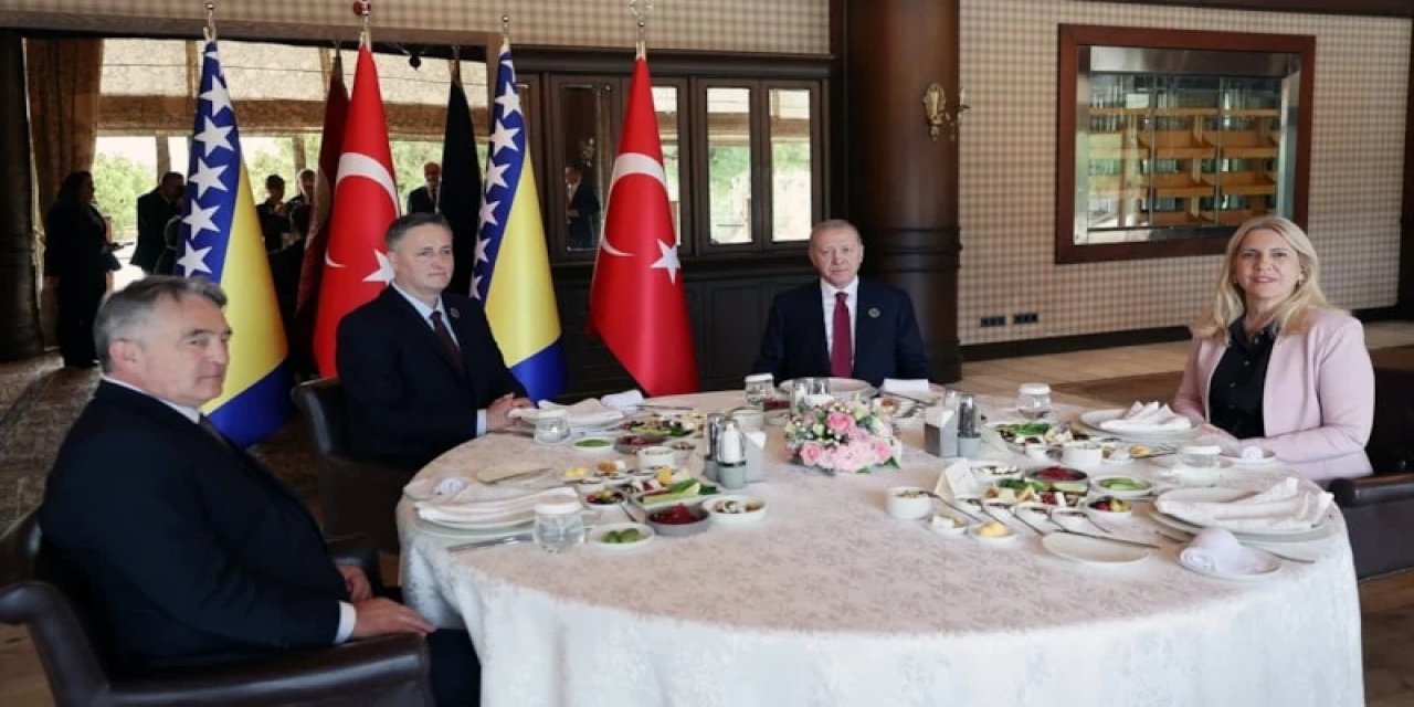 Cumhurbaşkanı Erdoğan Antalya'da: Diplomasi Trafiği Sürüyor