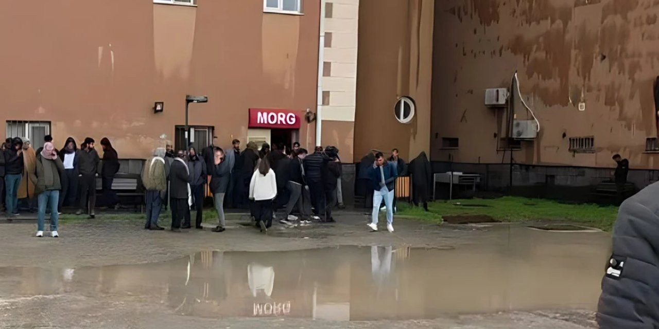 Okulun Bahçesine Yıldırım Düştü: 2 Çocuk Hayatını Kaybetti