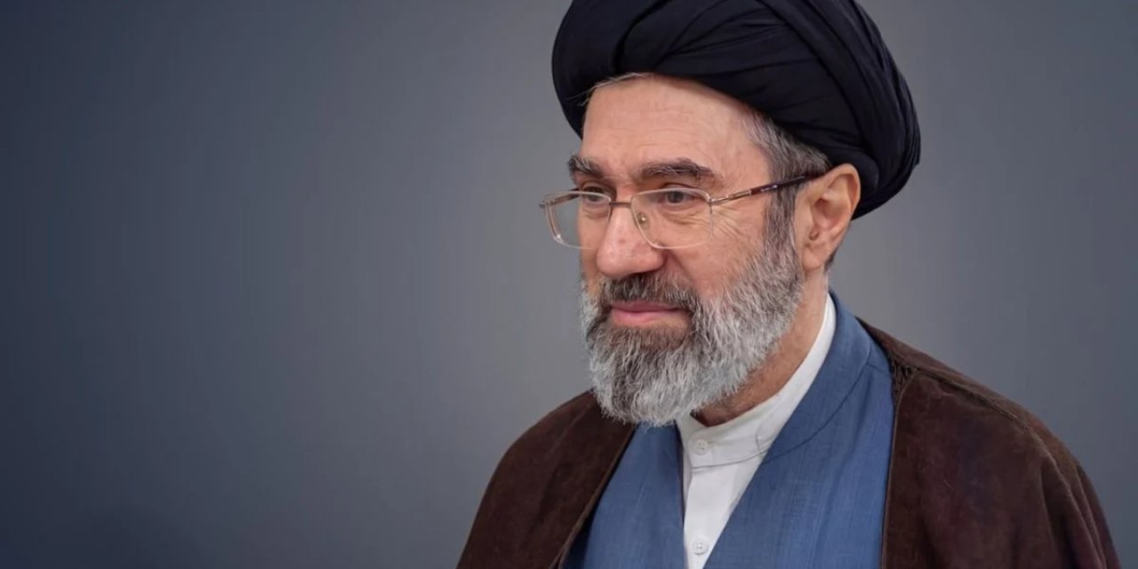 İran Dini Lideri Hamaney: "İran Donanması Savaşa Hazır"