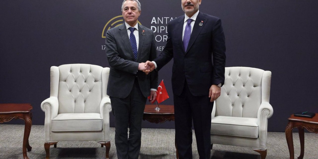 Hakan Fidan, İsviçreli Mevkidaşı Cassis İle Antalya’da Görüştü