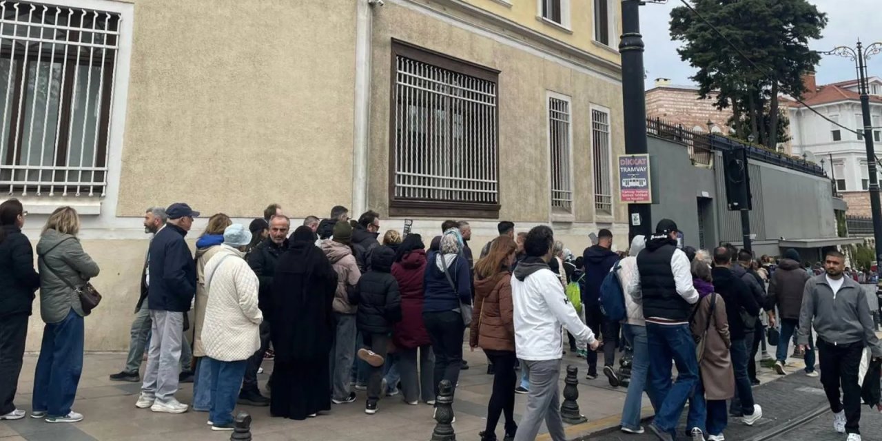 İBB’nin 1 TL Kararı Ardından Yerebatan Sarnıcı'nda İlk 5 Saatte 5 Bin Yerli Ziyaretçi