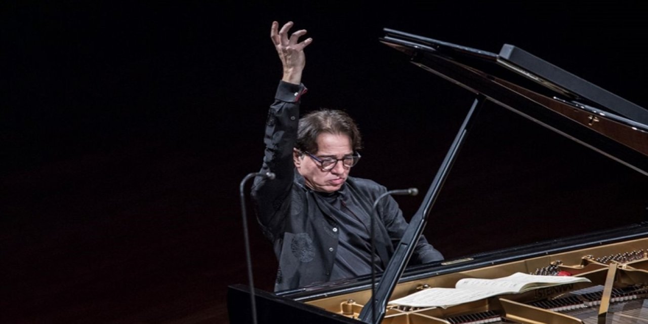 Fazıl Say'dan Okullara Saldırı Değerlendirmesi: "İstifasını Veren Bakanlar, Yetkililer Olmalıydı Bugün"