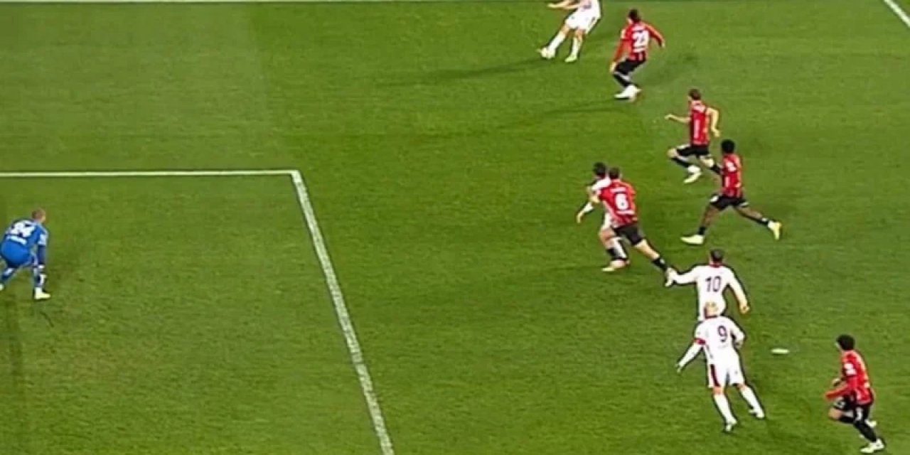 Galatasaray'dan İptal Edilen Golüne Tepki!