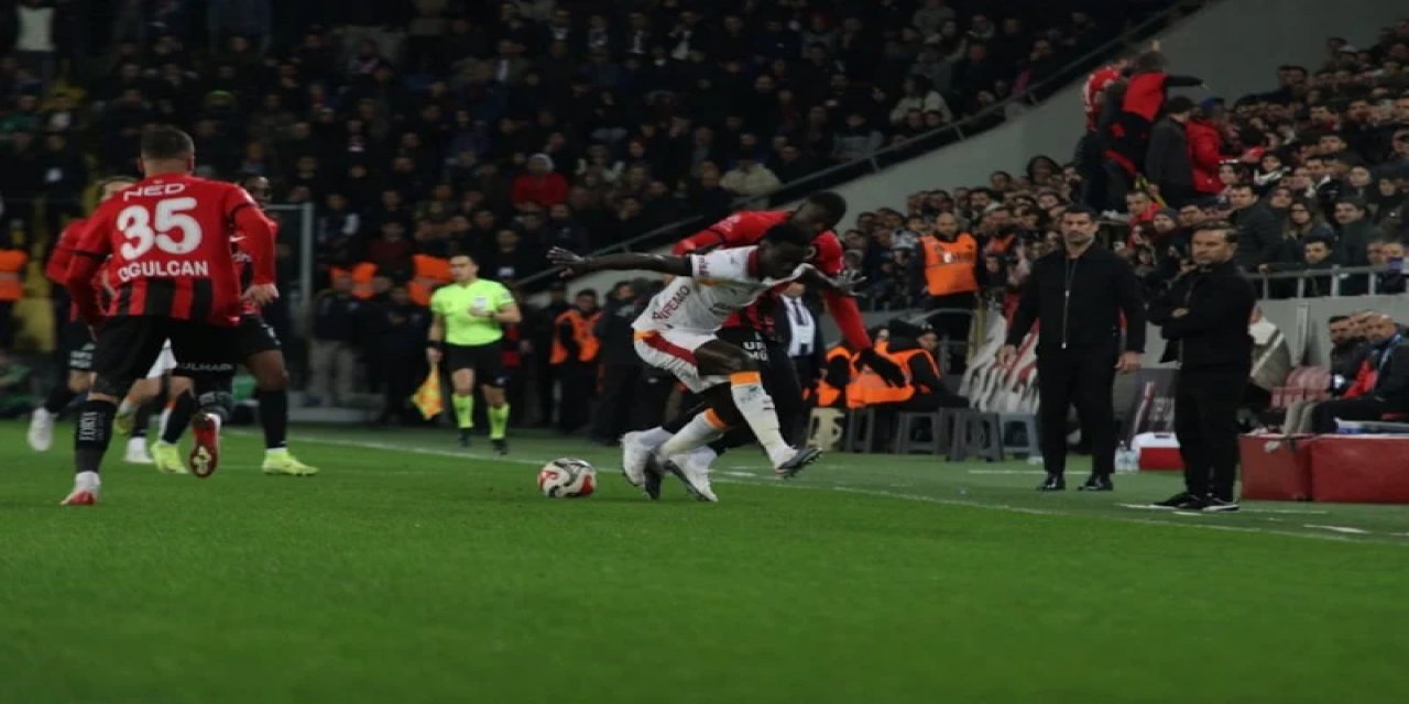 Gençlerbirliği Tribünleri: Volkan Demirel İstifa!