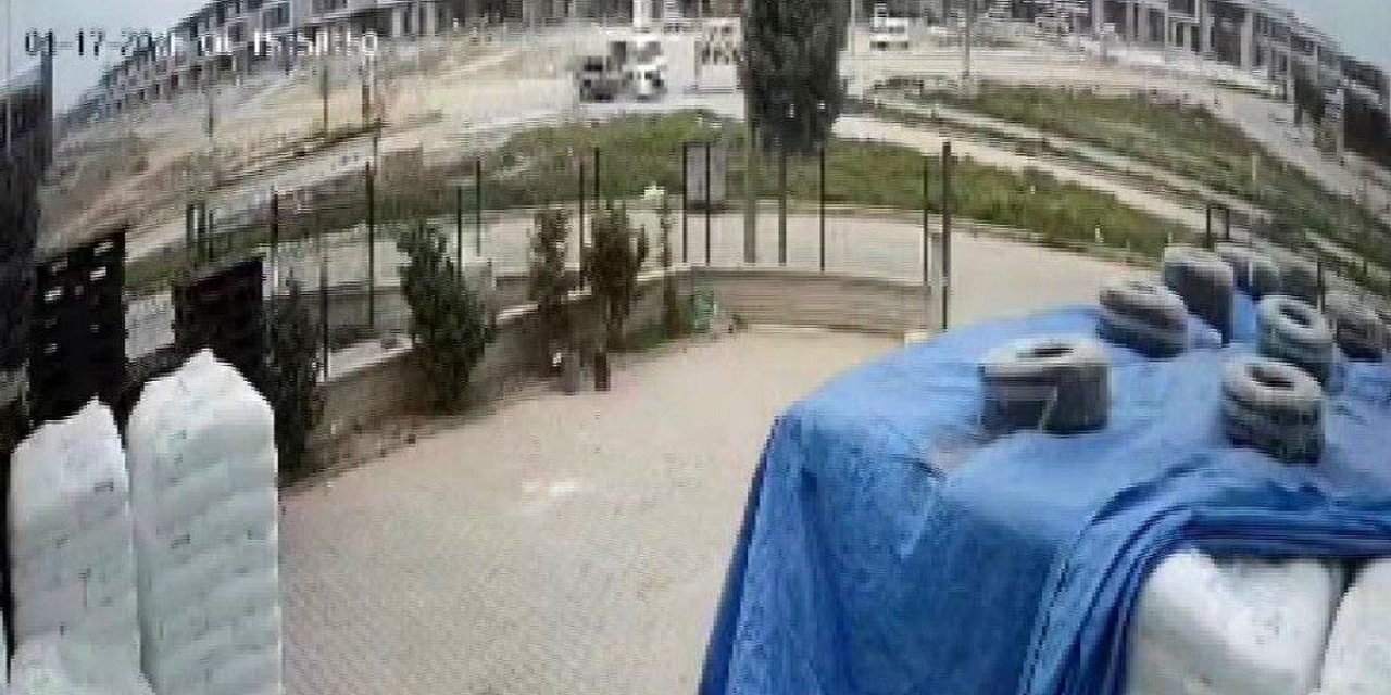 Konya'da Kavşakta Takla Atan Minibüs