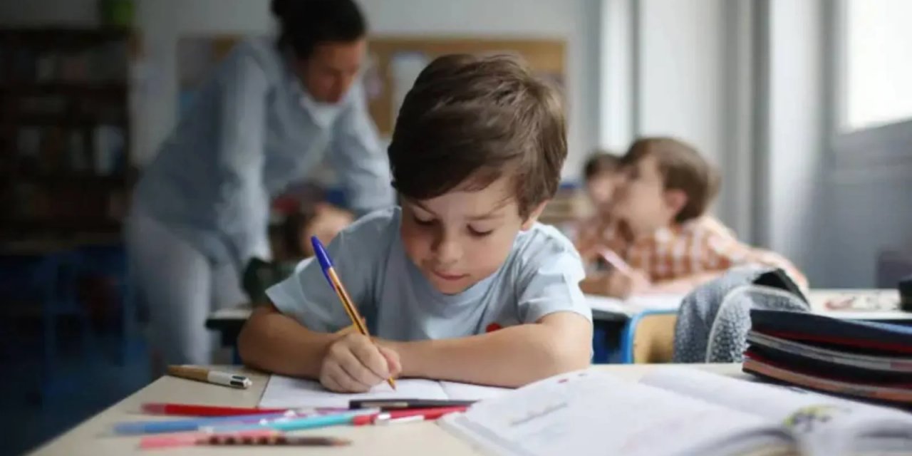 İsveç Eğitimde Dijitali Terk Edip Kağıt Kaleme Geri Dönüyor