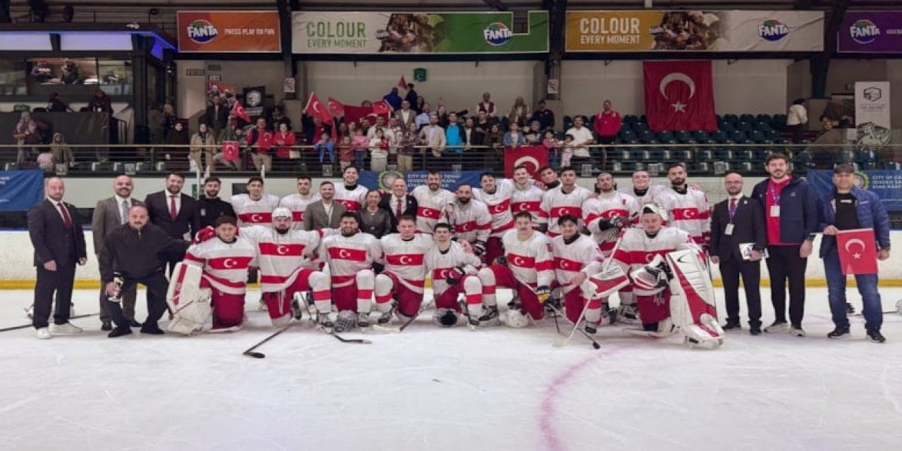 Buz Hokeyinde Türkiye Altın Madalya Kazandı