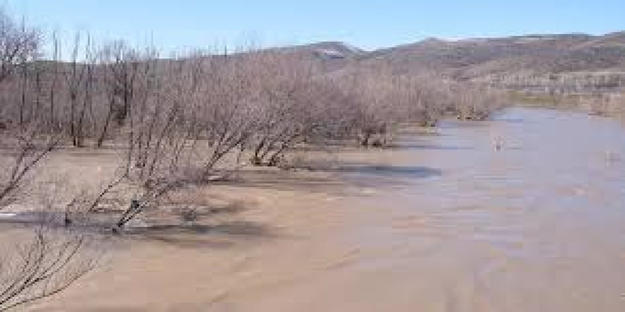 Sivas'ta Kızılırmak Taştı Canova Köyü Kısmen Su Altında Kaldı