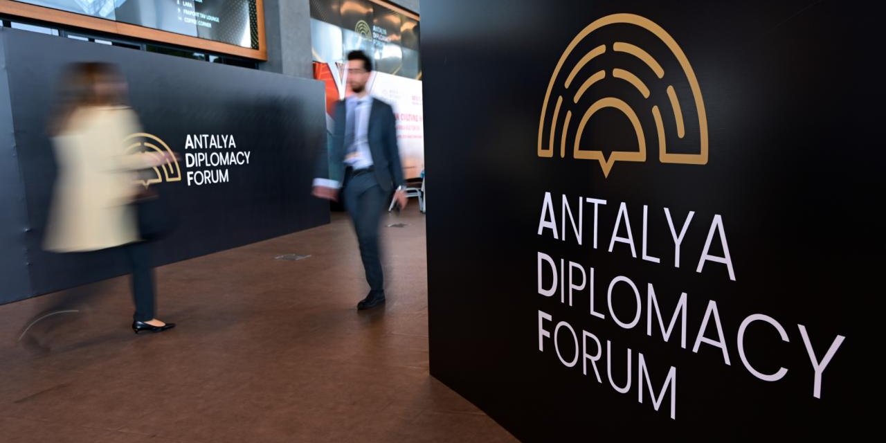 Gençler Diplomasi Deneyimi Kazandıkları ADF'den Mutlu Ayrıldı