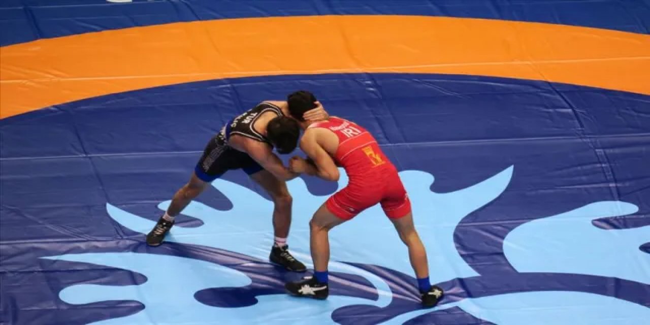 Murat Fırat Ve Cengiz Arslan, Avrupa Güreş Şampiyonası'nda Yarı Finale Yükseldi