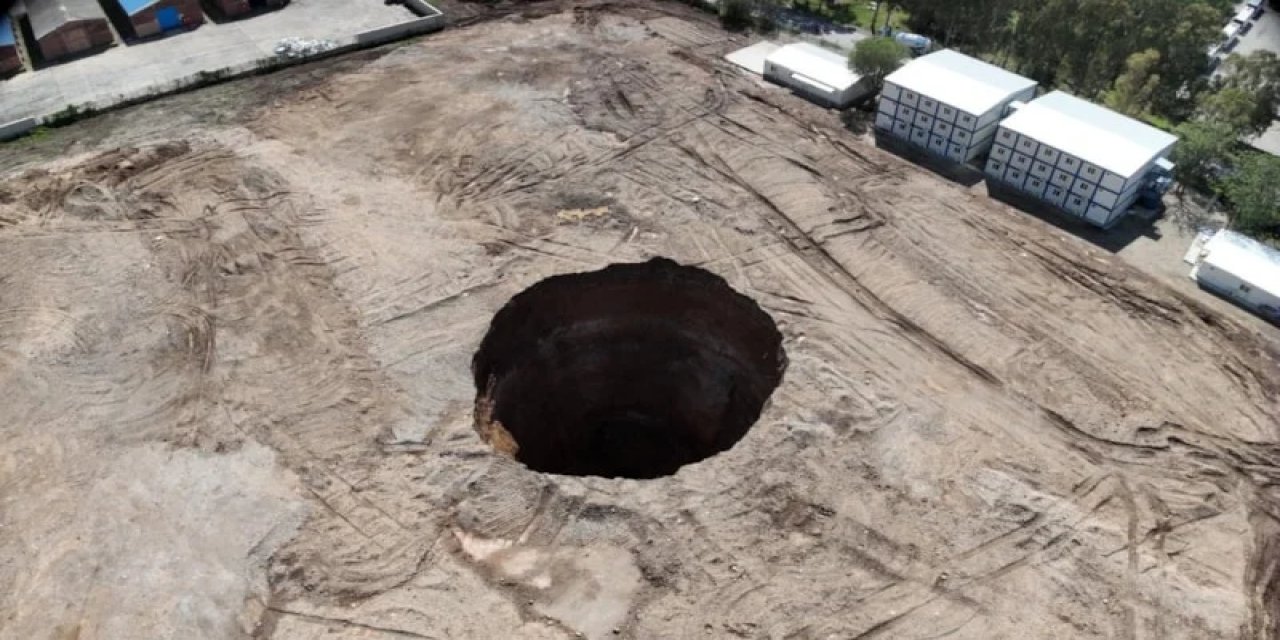 Hatay’da Şantiyede 45 Metrelik Obruk Oluştu