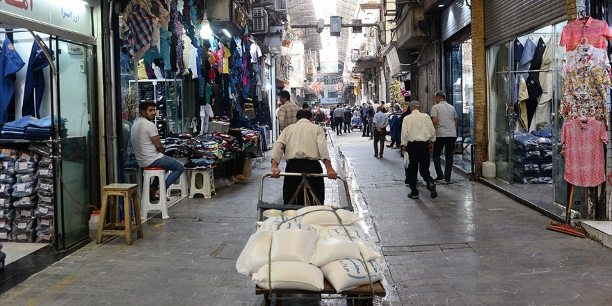 ABD'nin Petrol Yaptırımları İran Ekonomisini Vurdu