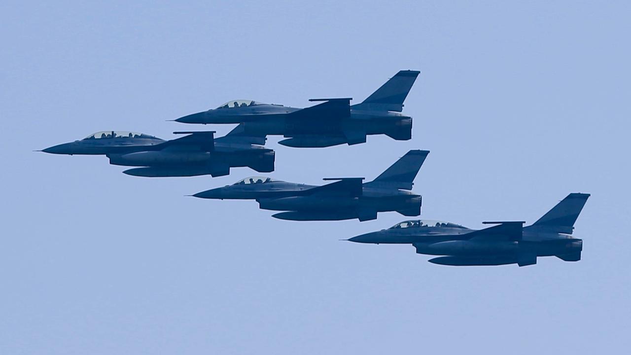 Savaş Uçaklarının Pilotlar Fotoğraf Çekerken Çarpıştığı Ortaya Çıktı