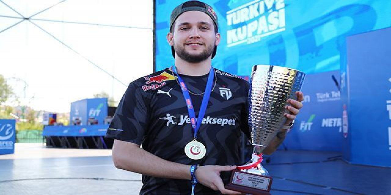 Red Bull Sporcusu "Isopowerr" Esüper Lig Şampiyonu Oldu