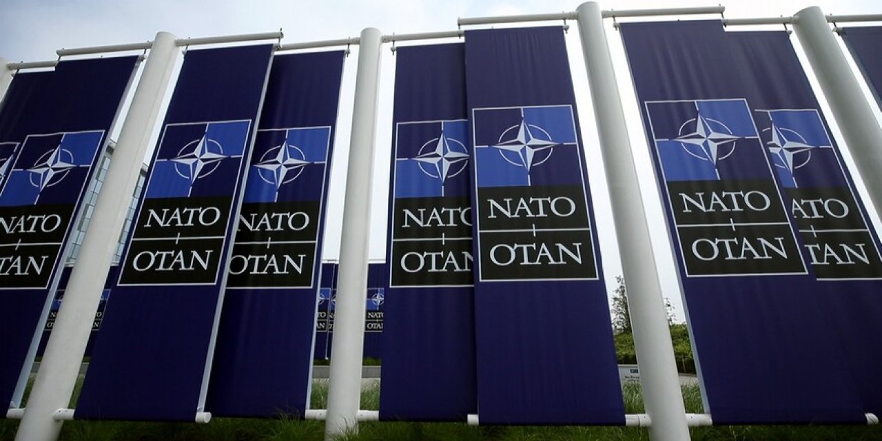 NATO'dan Türk Paraşütçü Askerlere Övgü Paylaşımı