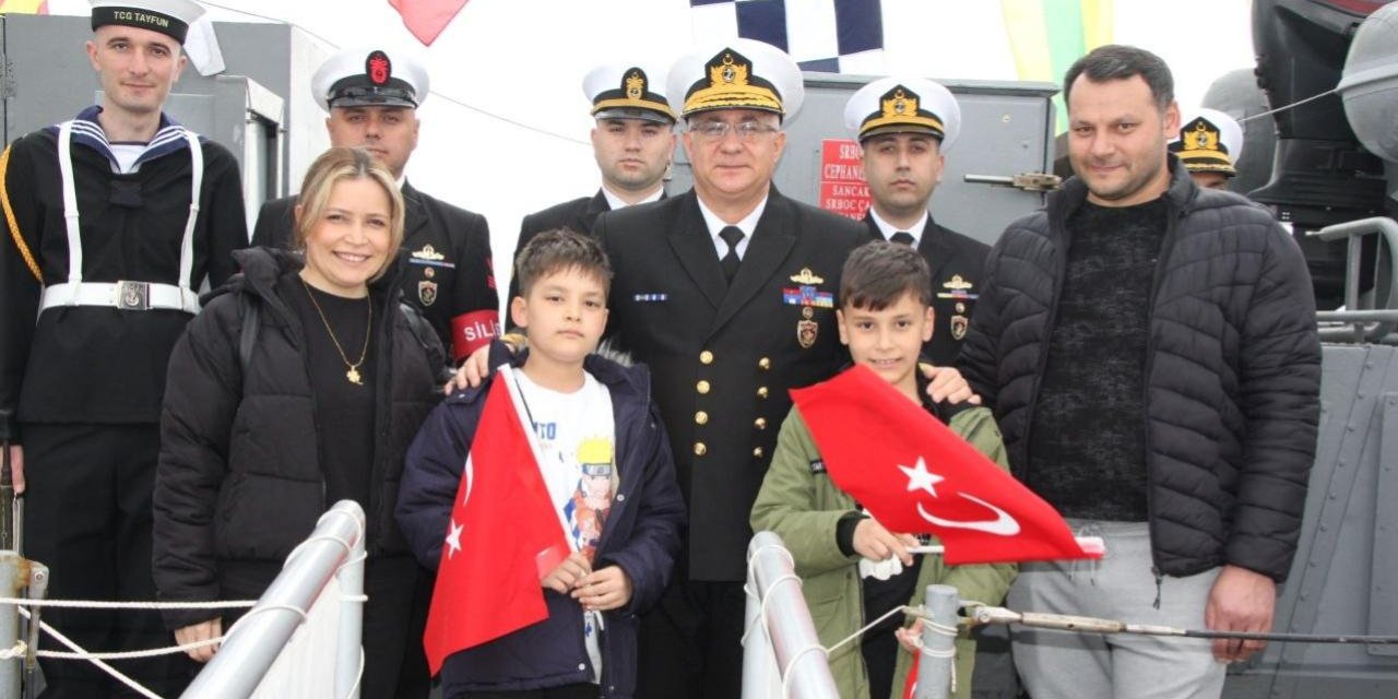 TCG Tayfun Hücumbotu İle TCSG-15 Sahil Güvenlik Botu Ziyarete Açıldı