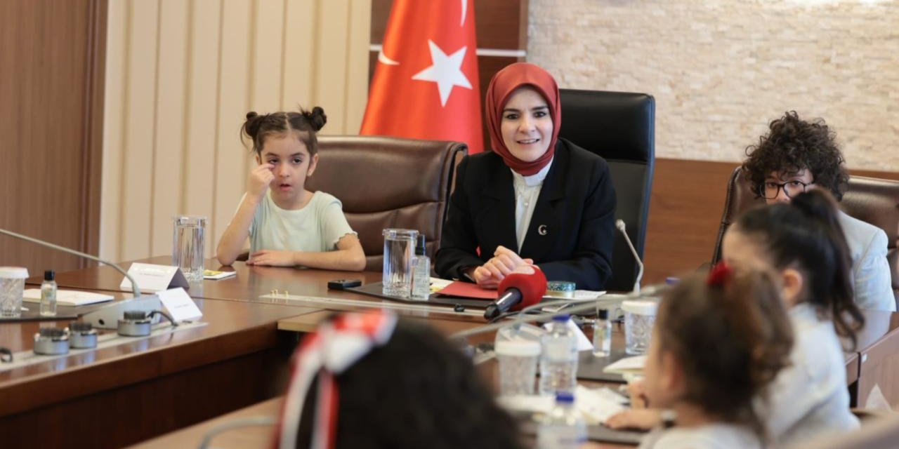 Bakan Göktaş Şehit ve Gazi Çocuklarını Ağırladı