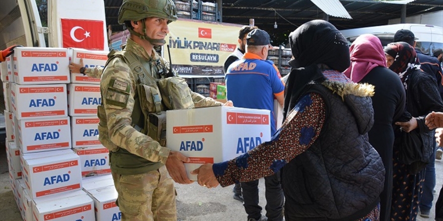 Terörden Arındırılan Tel Abyad Ve Rasulayn'a İnsani Yardım
