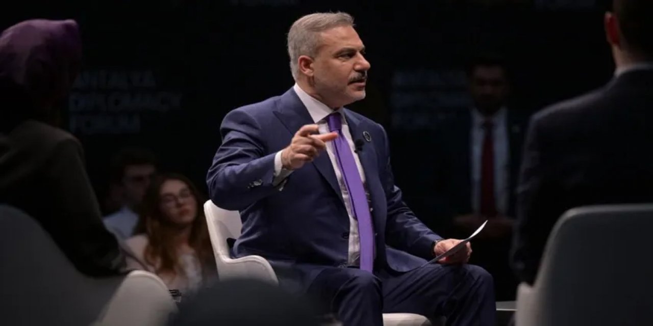 Gençlerden Hakan Fidan'ı Terleten Soru: Buna Cevap Veremeyeceğim!