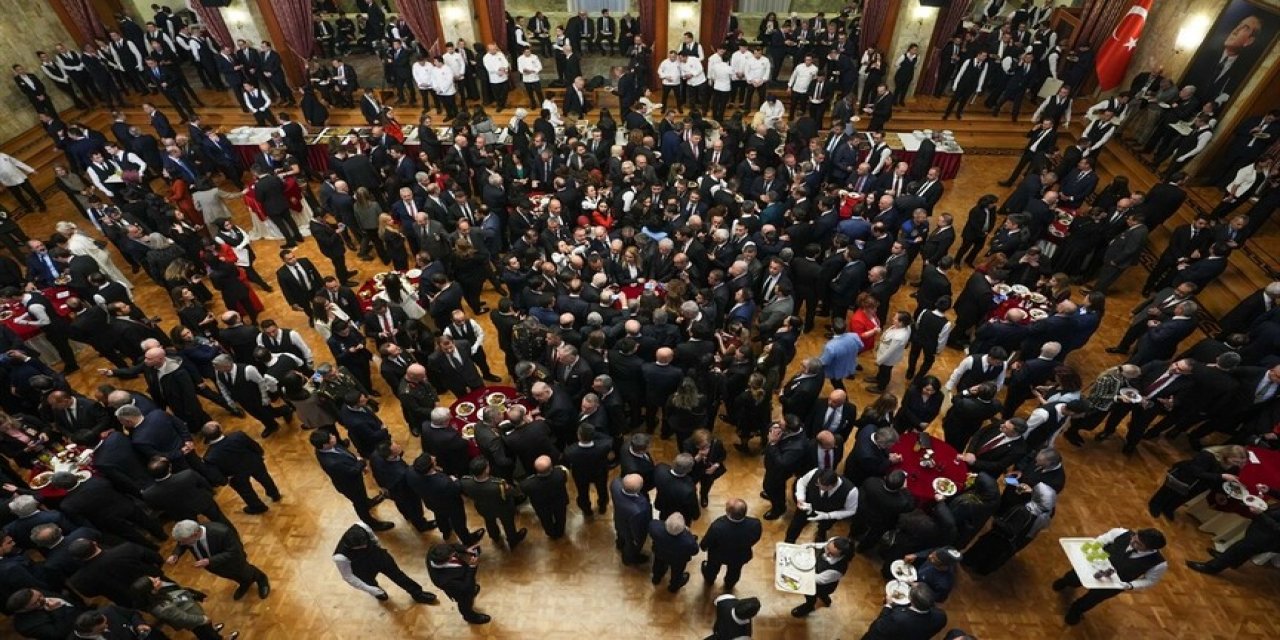 Cumhurbaşkanı Erdoğan, TBMM'deki 23 Nisan Resepsiyonuna Katıldı