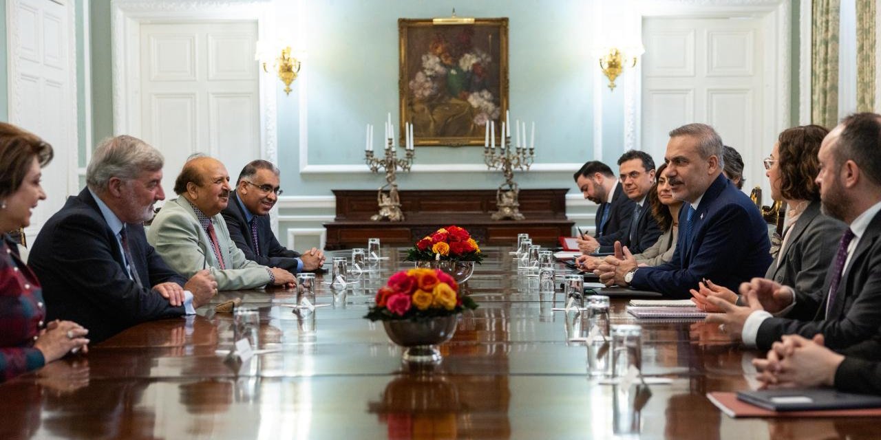 Bakan Fidan, İngiltere'de Lordlar Kamarası ve Avam Kamarası Üyeleriyle Görüştü