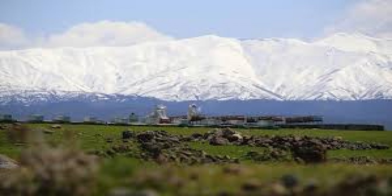 Bingöl'ün Kuzeyinde Kış, Güneyinde Bahar Yaşanıyor