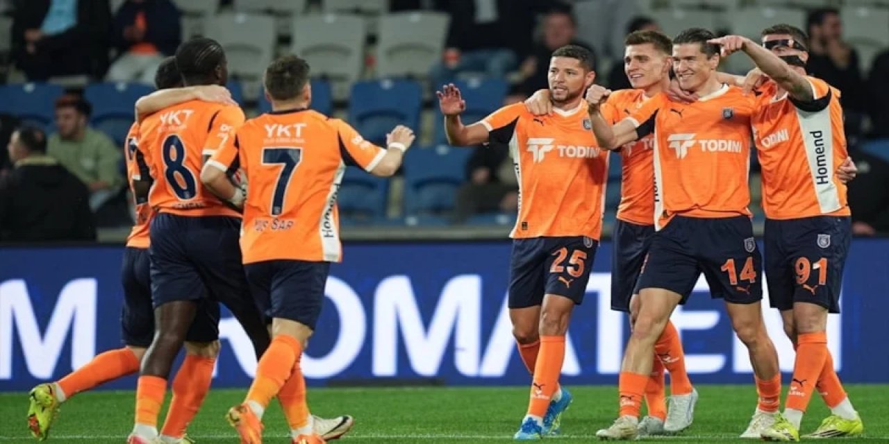 Başakşehir Evinde Kasımpaşa'yı Farklı Geçti