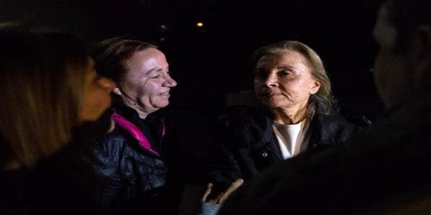 Hakkında tahliye kararı verilen Nazlı Ilıcak cezaevinden çıktı