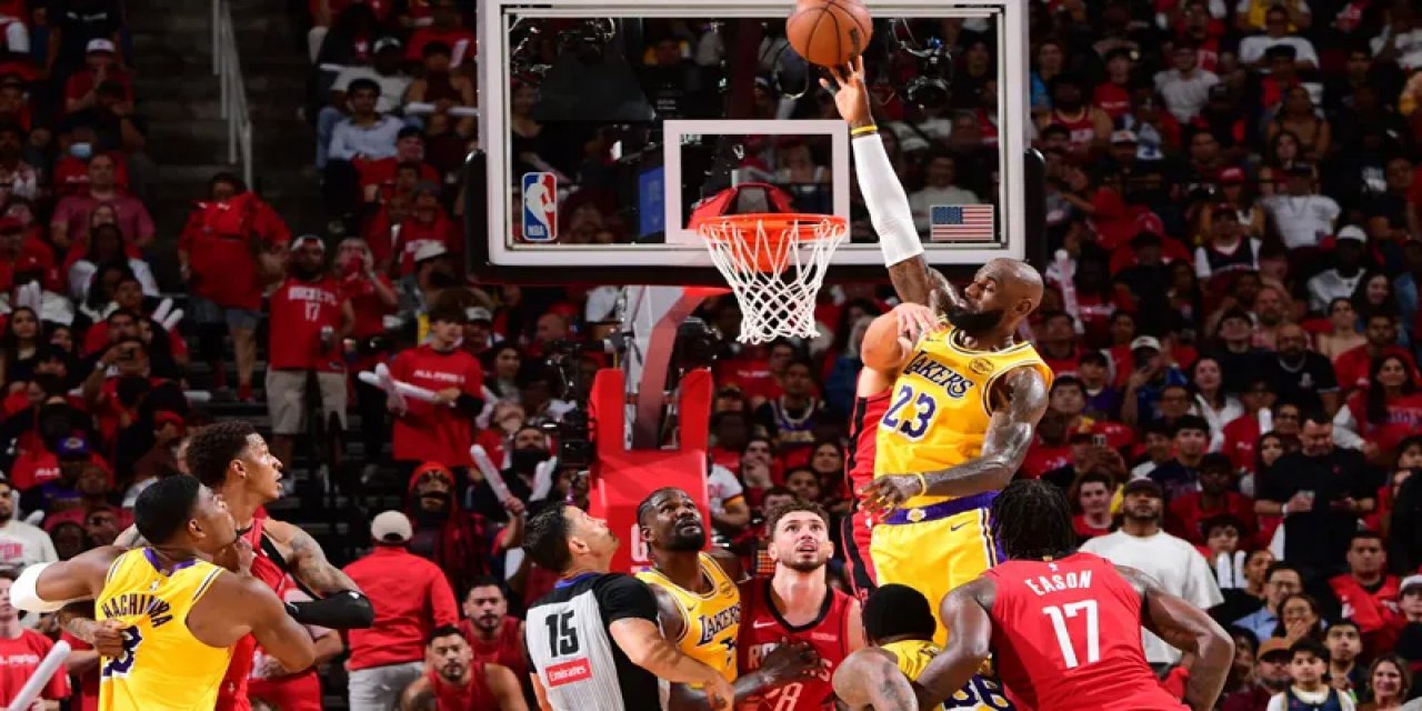 Lakers Seriyi Süpürmeye Götürüyor